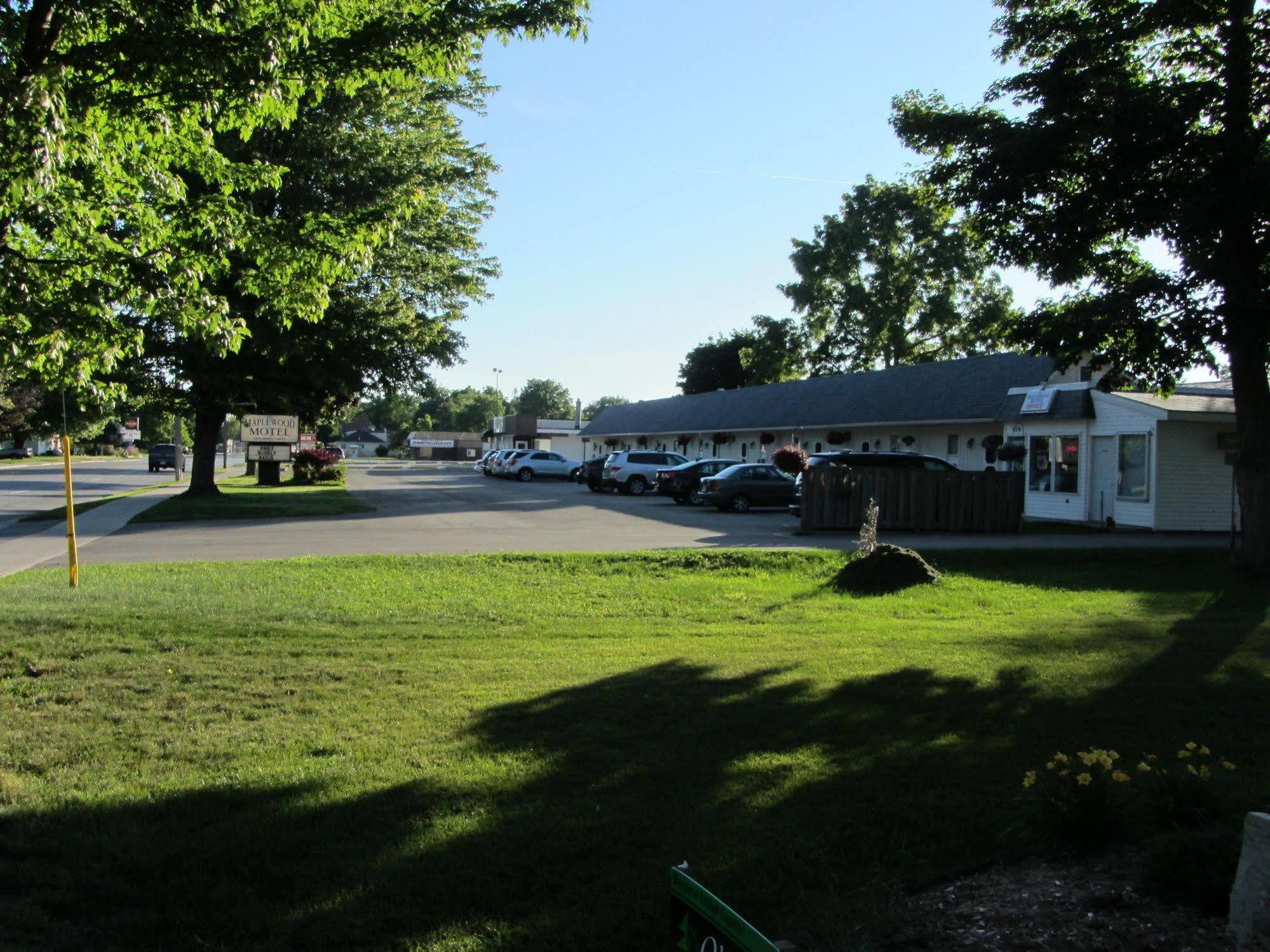 The Maplewood Motel Port Elgin Bagian luar foto